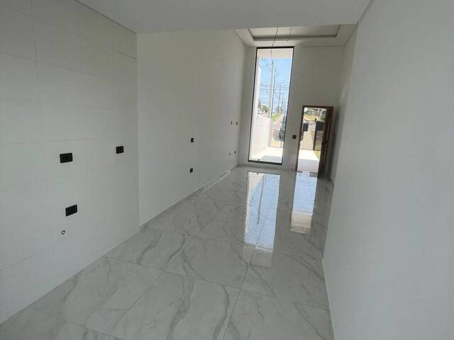 Casa para Venda em Fazenda Rio Grande - 5