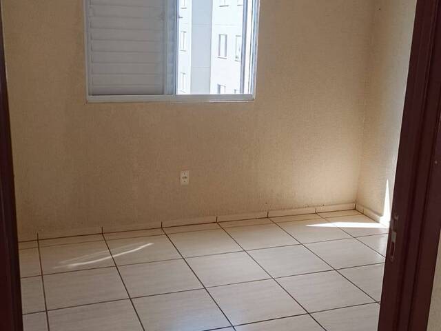 #A005_25 - Apartamento para Venda em Campo Largo - PR - 3