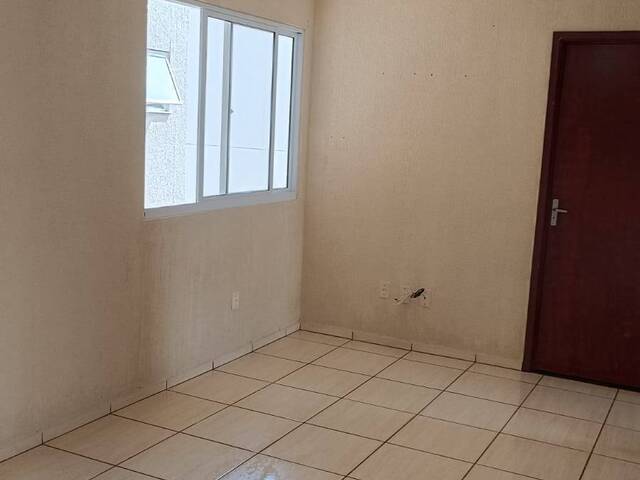 #A005_25 - Apartamento para Venda em Campo Largo - PR - 2